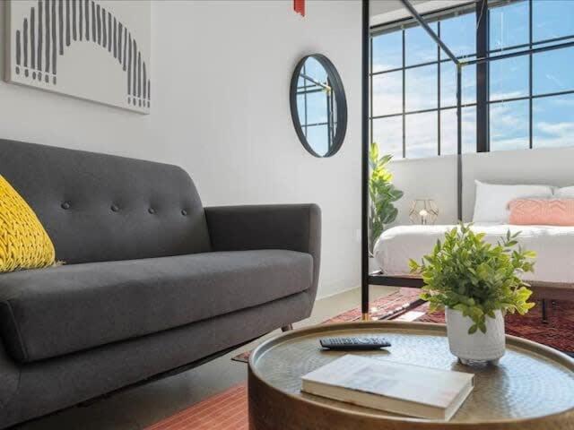 Cozysuites Gorgeous Sdo Downtown
