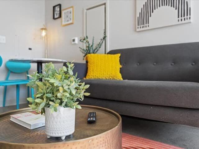 Apartment Cozysuites Gorgeous Sdo Downtown